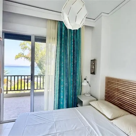 George Seafront 1 Bedroom 5 Guests Apartament