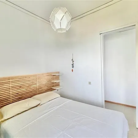 George Seafront 1 Bedroom 5 Guests Apartament *