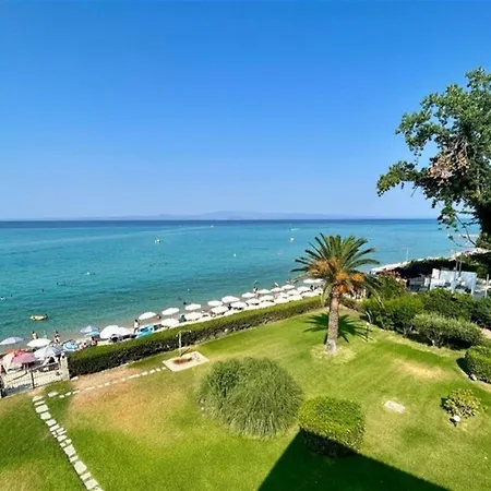 George Seafront 1 Bedroom 5 Guests Apartment
